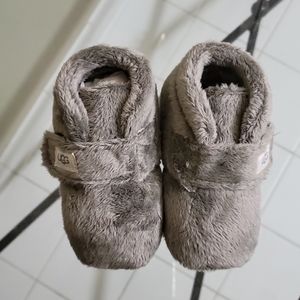 Infant UGG Gray Size 4/5